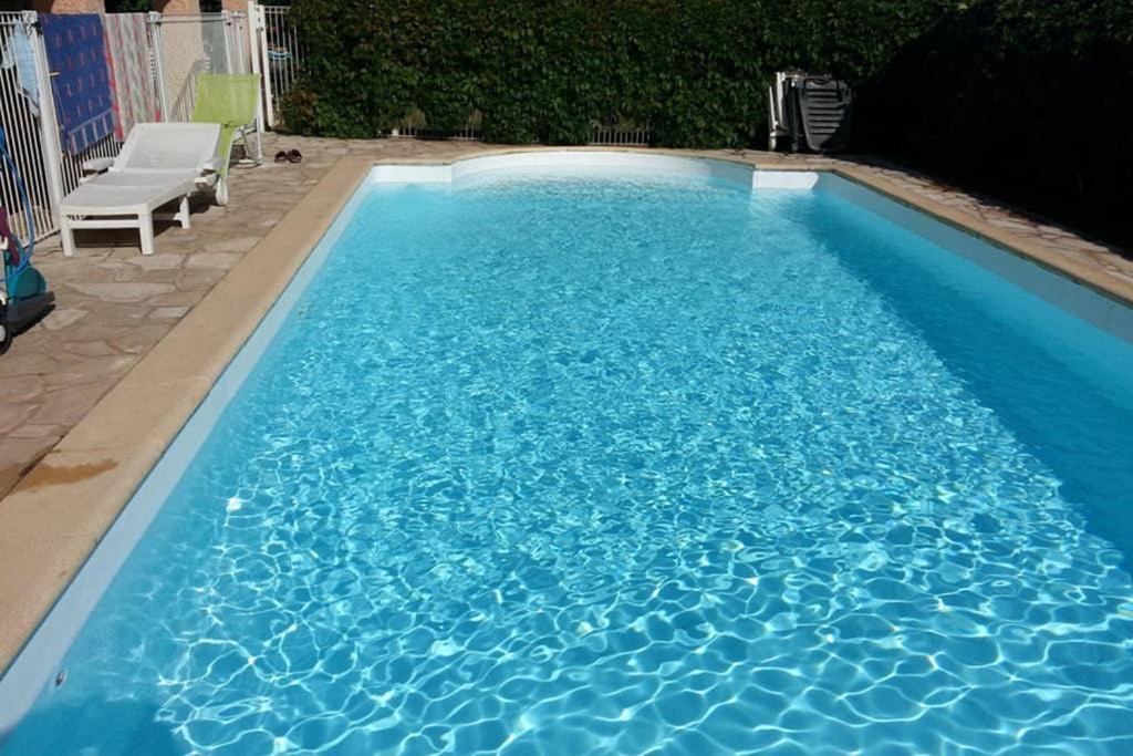 Апартаменты Un Charmant Logement Эг-Морт Экстерьер фото