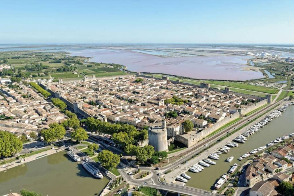 Апартаменты Un Charmant Logement Эг-Морт Экстерьер фото