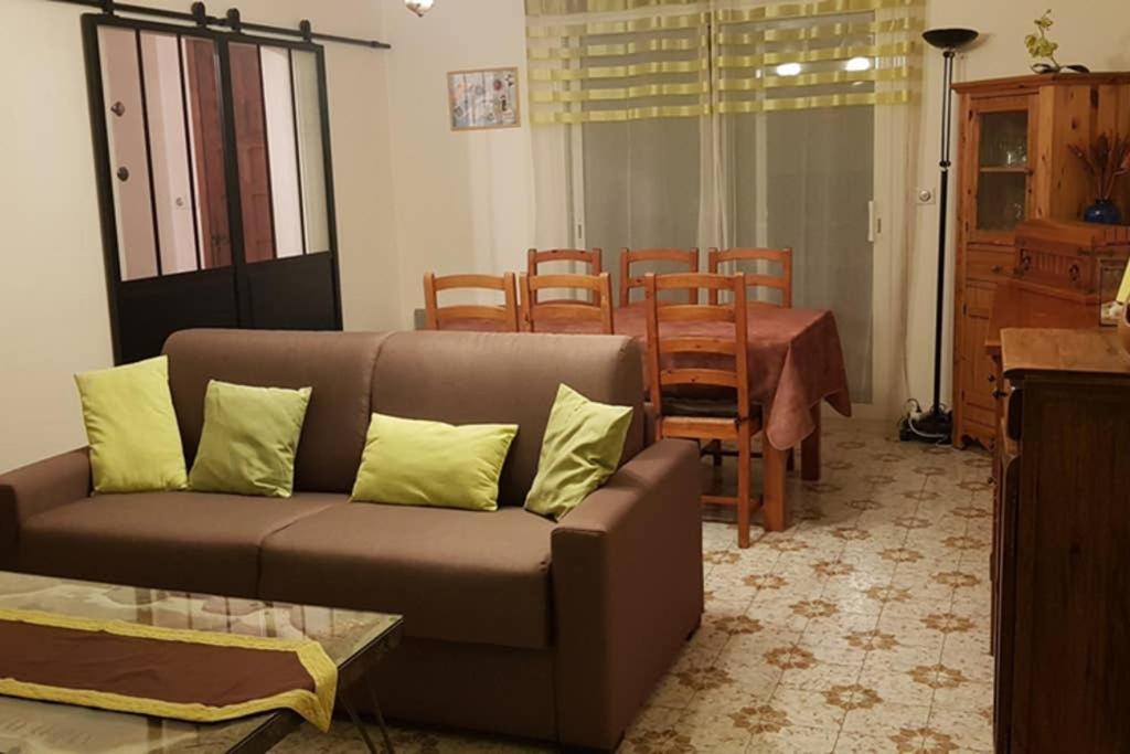 Апартаменты Un Charmant Logement Эг-Морт Экстерьер фото